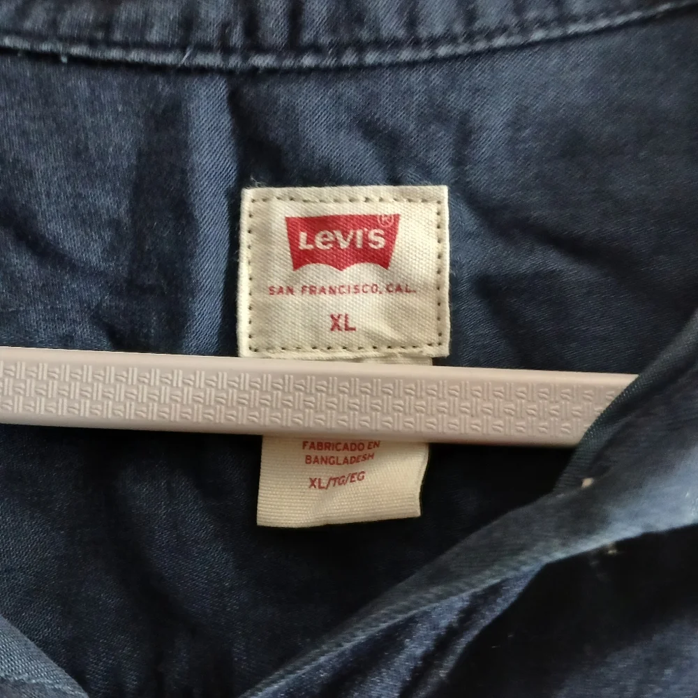 Levi's Women's Dark Blue Button Down Shirt, XL - Picture 2 of 3